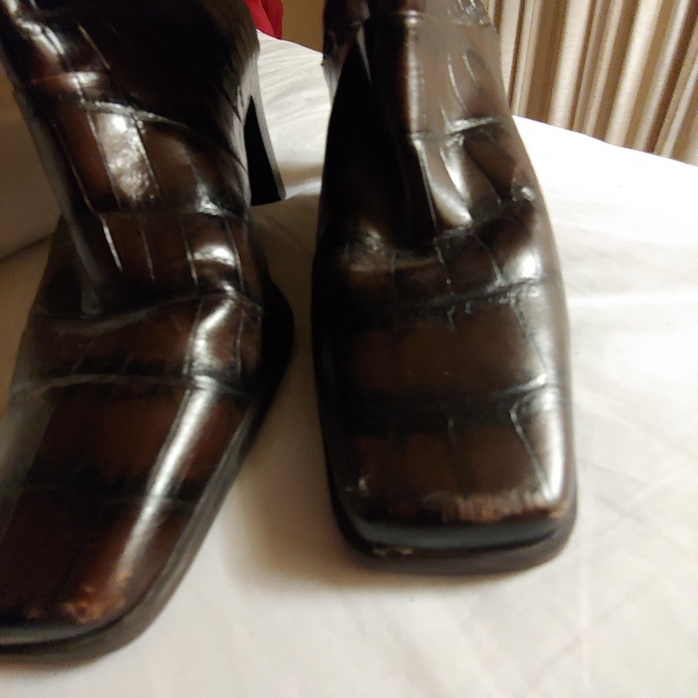 Leather boots made in Brazil
